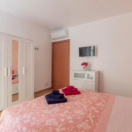 Valery House * لا سبيتسْيا