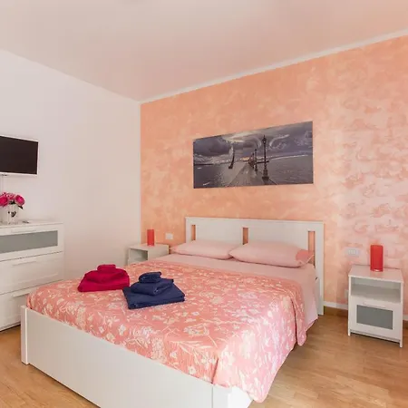 Valery House Apartment *